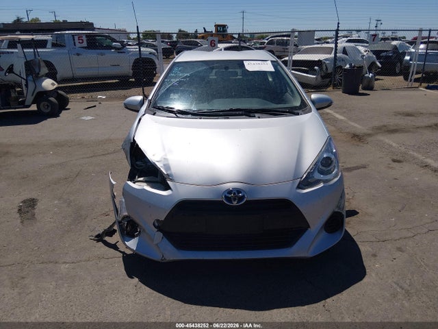 Продажа на аукционе авто 2015 Toyota Prius C Two, vin: JTDKDTB3XF1585923, номер лота: 45438252
