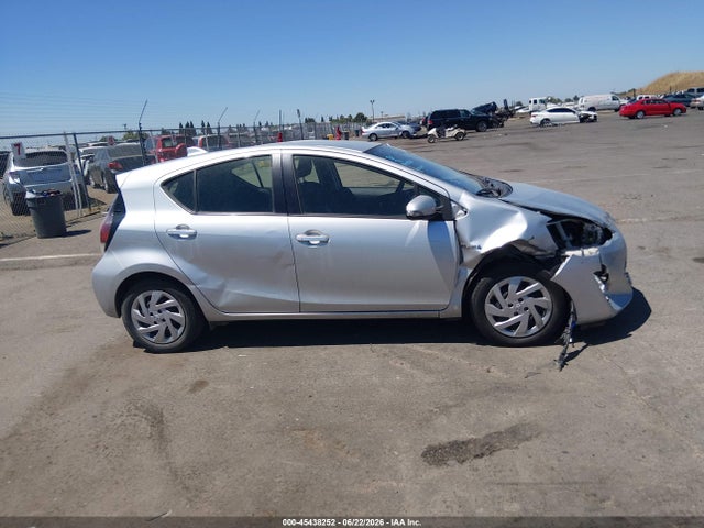 2015 Toyota Prius C Two მანქანა იყიდება აუქციონზე, vin: JTDKDTB3XF1585923, აუქციონის ნომერი: 45438252