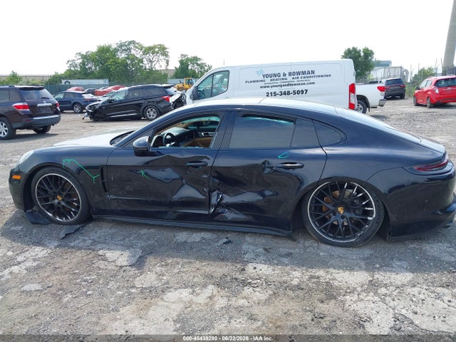 45438280 :رقم المزاد ، WP0AB2A77JL135644 vin ، 2018 Porsche Panamera 4s مزاد بيع