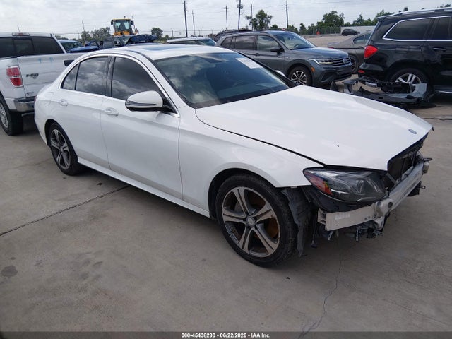 WDDZF4KB6HA136012 Mercedes-Benz E 300 4matic