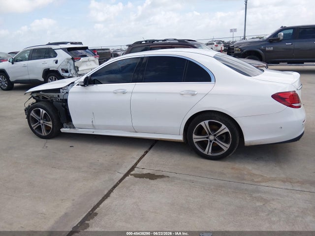 WDDZF4KB6HA136012 Mercedes-Benz E 300 4matic