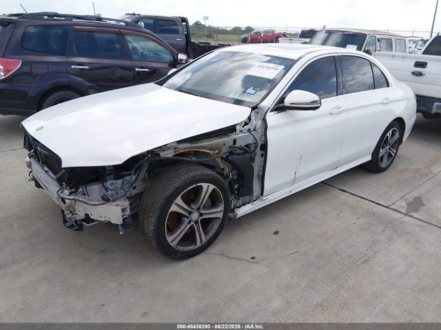WDDZF4KB6HA136012 Mercedes-Benz E 300 4matic
