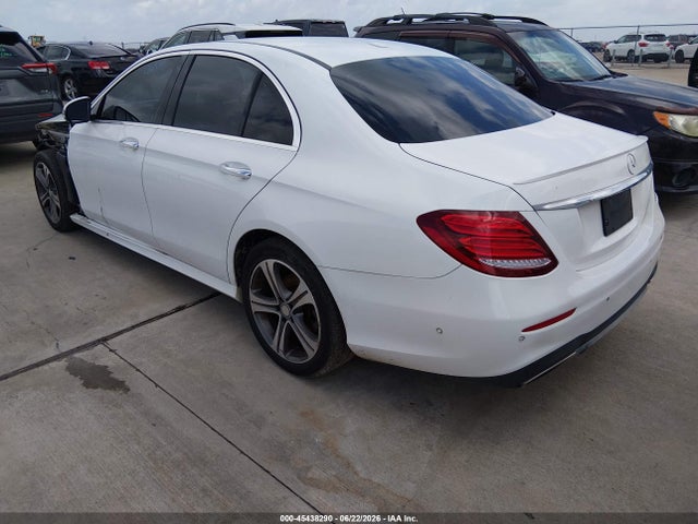 WDDZF4KB6HA136012 Mercedes-Benz E 300 4matic