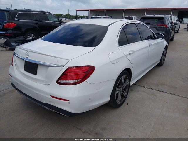 WDDZF4KB6HA136012 Mercedes-Benz E 300 4matic