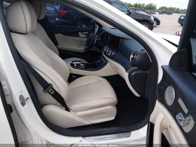 WDDZF4KB6HA136012 Mercedes-Benz E 300 4matic