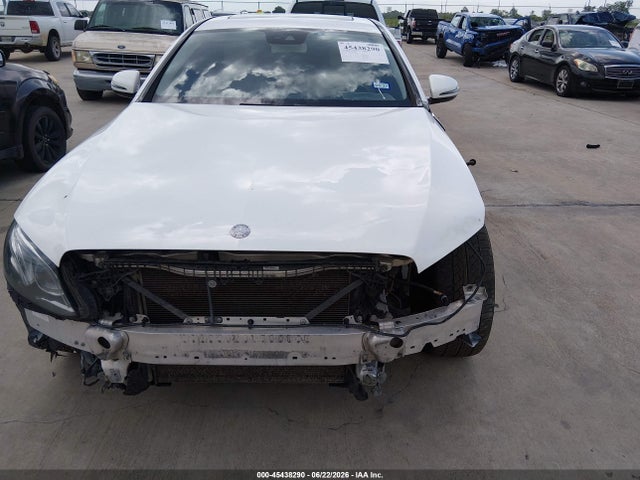 WDDZF4KB6HA136012 Mercedes-Benz E 300 4matic