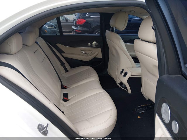 WDDZF4KB6HA136012 Mercedes-Benz E 300 4matic