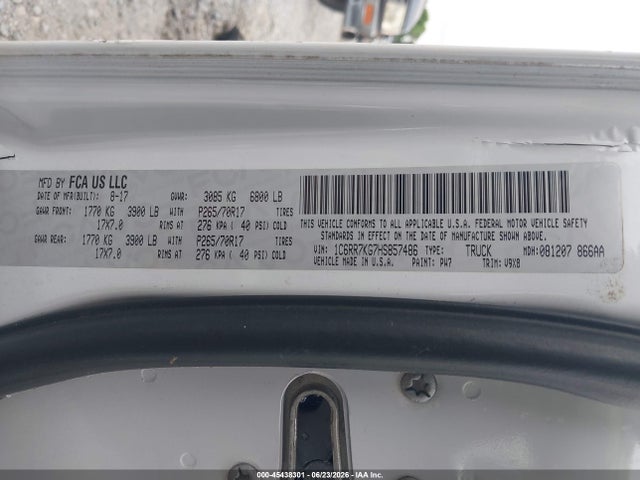 45438301 :رقم المزاد ، 1C6RR7KG7HS857486 vin ، 2017 Ram 1500 مزاد بيع