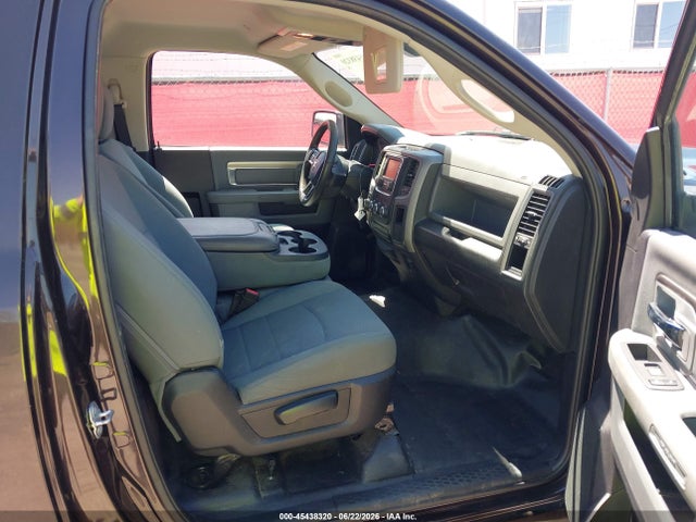 45438320 :رقم المزاد ، 3C6JR6DGXHG764750 vin ، 2017 Ram 1500 Tradesman  4x2 8' Box مزاد بيع