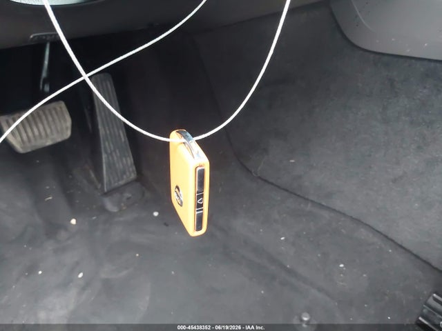 7JRL12FK9RG323001 Volvo S60 B5 Core Dark Theme