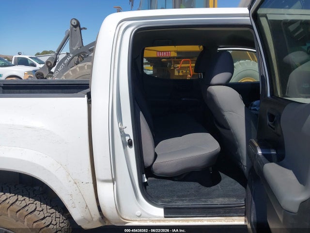 3TMCZ5ANXNM517000 Toyota Tacoma Sr5 V6