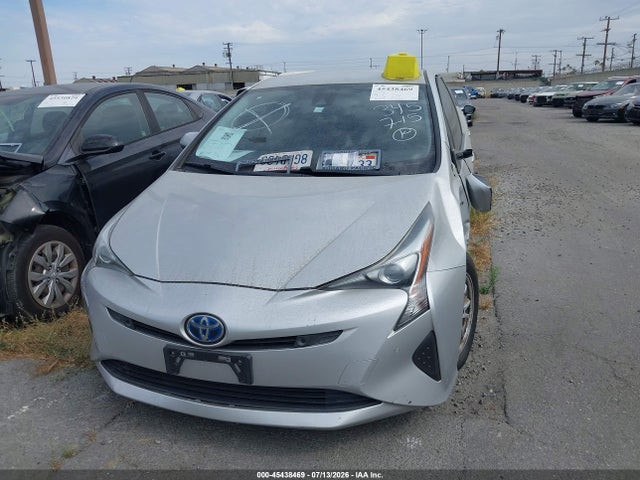 JTDKBRFUXJ3063852 Toyota Prius Two