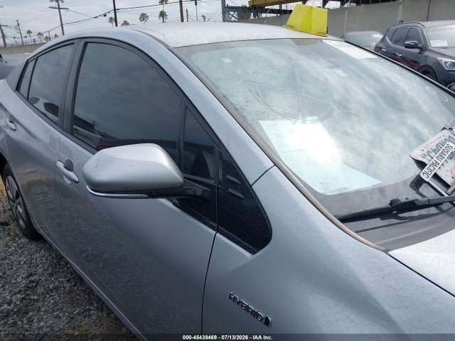 JTDKBRFUXJ3063852 Toyota Prius Two