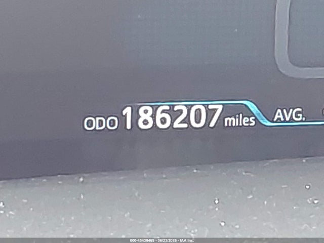 JTDKBRFUXJ3063852 Toyota Prius Two
