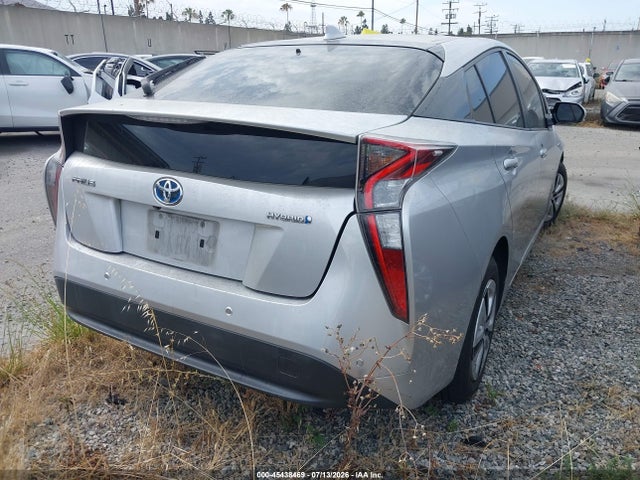 JTDKBRFUXJ3063852 Toyota Prius Two