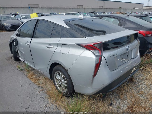 JTDKBRFUXJ3063852 Toyota Prius Two