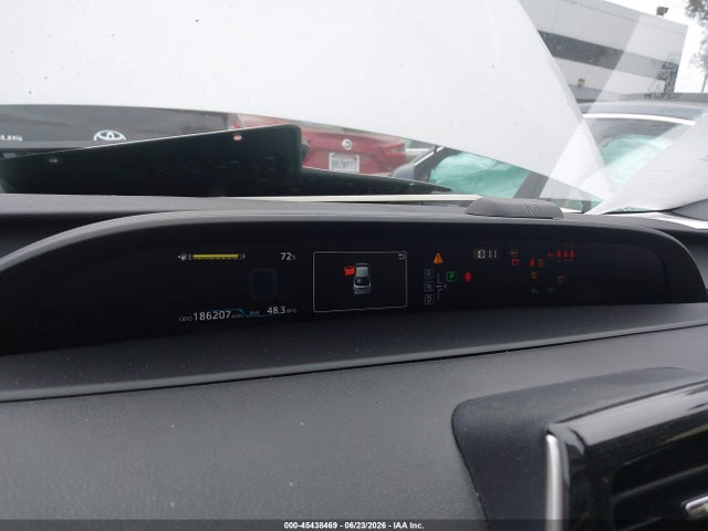Toyota Prius Two 2018 JTDKBRFUXJ3063852 Image 7