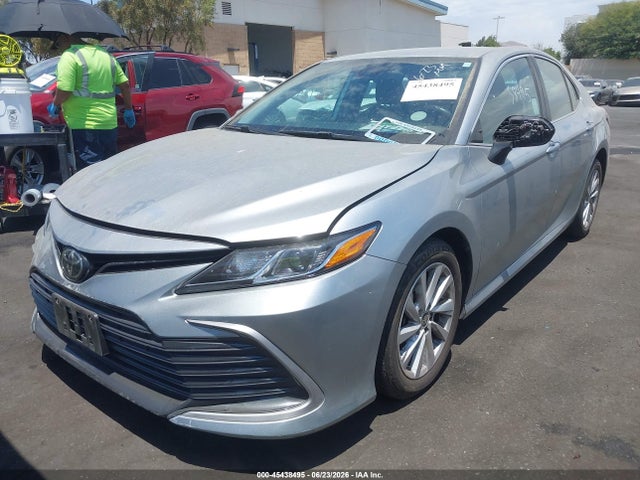 Toyota CAMRY LE 2022 4T1C11AK0NU679666 Image 2