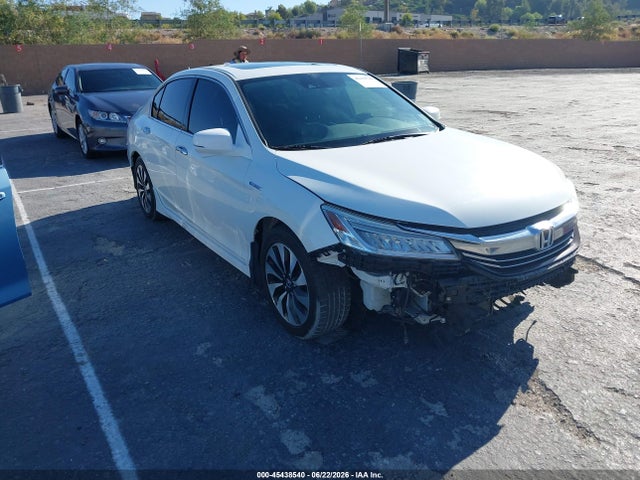 2017 Honda Accord Hybrid Touring მანქანა იყიდება აუქციონზე, vin: JHMCR6F78HC015266, აუქციონის ნომერი: 45438540