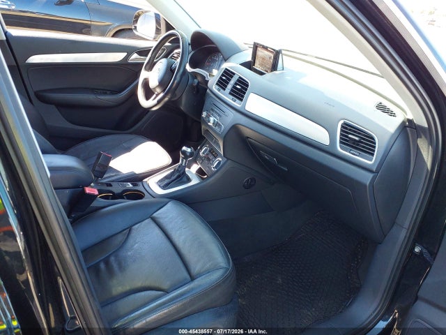 WA1BFCFS4FR011938 Audi Q3 2.0t Premium Plus