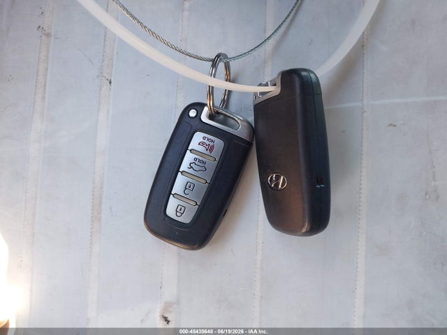 Hyundai SONATA HYBRID 2015 KMHEC4A45FA138671 Image 11