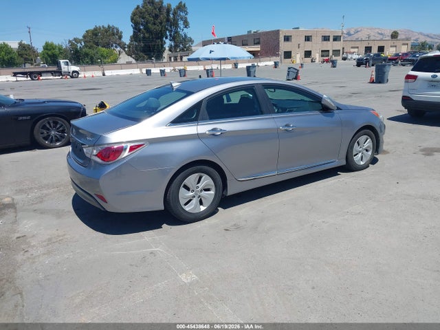 Hyundai SONATA HYBRID 2015 KMHEC4A45FA138671 Image 4