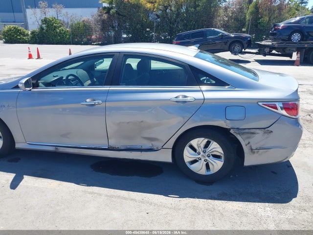 KMHEC4A45FA138671 Hyundai SONATA HYBRID