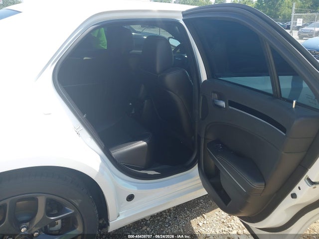 Chrysler 300 300s 2023 2C3CCABT6PH676867 Image 8