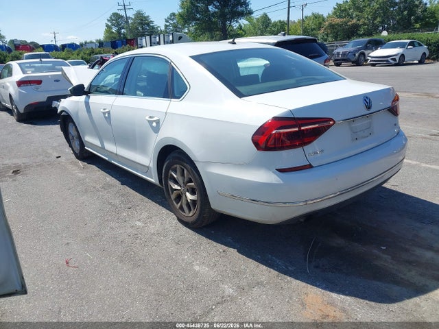 Aukcja sprzedaży 2017 Volkswagen Passat 1.8t S, vin: 1VWAT7A35HC050543, numer aukcji: 45438725