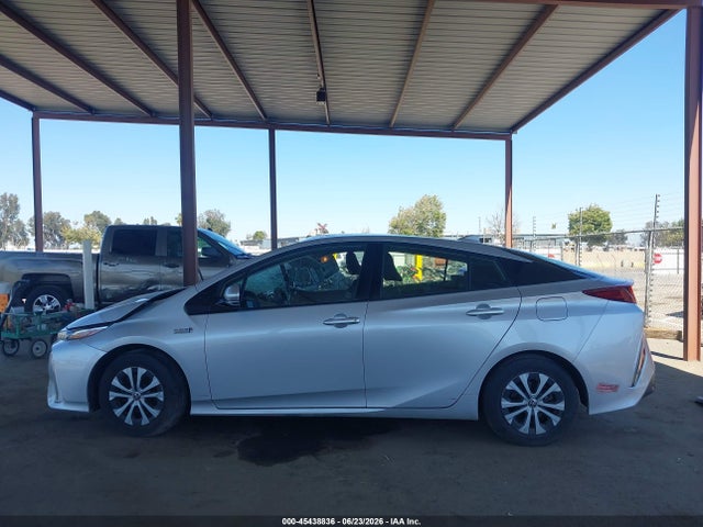 Toyota Prius Prime Le 2020 JTDKARFP0L3136811 Image 13