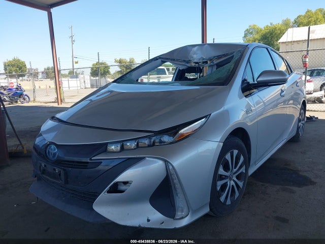 Toyota Prius Prime Le 2020 JTDKARFP0L3136811 Image 2