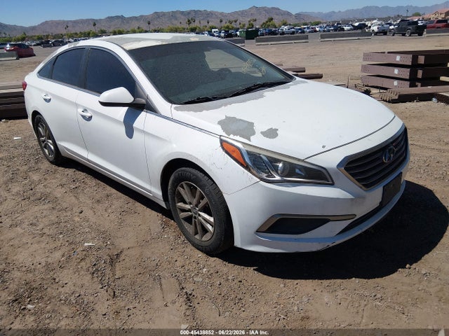 Hyundai SONATA SE 2016 5NPE24AF0GH373630 Image 1