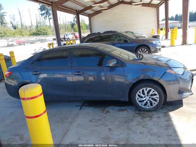 Toyota COROLLA LE 2018 5YFBURHE4JP833986 Image 13