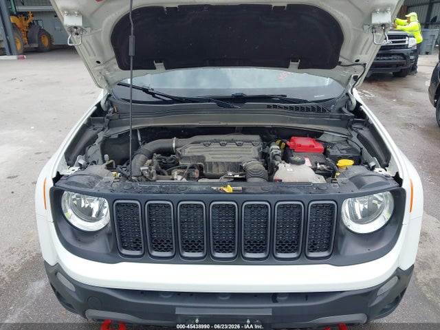 ZACNJBC15LPL42946 Jeep Renegade Trailhawk 4x4