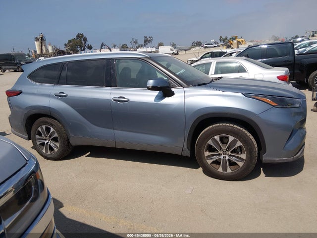 5TDGZRAH4NS124855 Toyota Highlander Xle