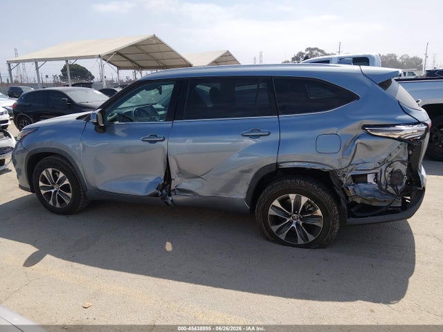 5TDGZRAH4NS124855 Toyota Highlander Xle