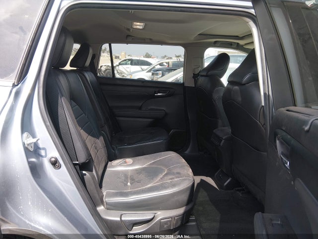 5TDGZRAH4NS124855 Toyota Highlander Xle