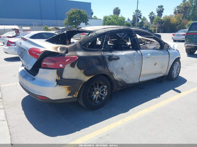 Ford FOCUS SE 2018 1FADP3F27JL328934 Image 4