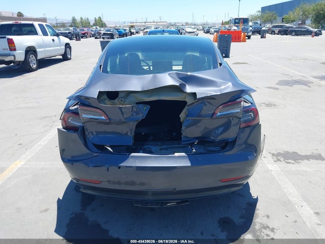 Tesla Model 3 Rear-wheel Drive 2022 5YJ3E1EA9NF295145 Image 17