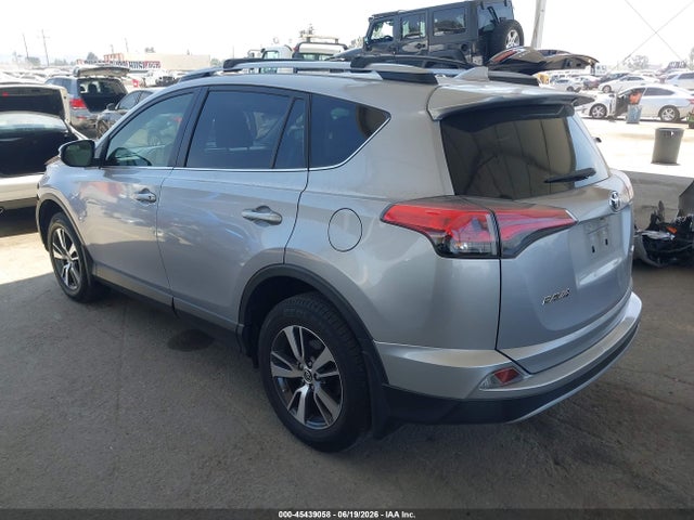 JTMWFREV4JD130584 Toyota Rav4 Xle