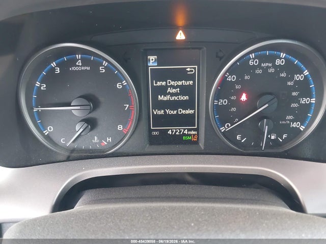 JTMWFREV4JD130584 Toyota Rav4 Xle