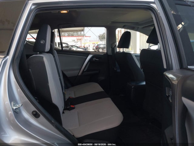 JTMWFREV4JD130584 Toyota Rav4 Xle