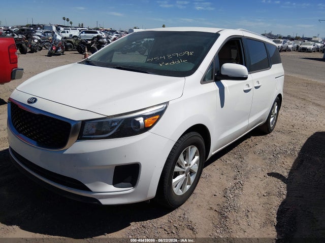 KIA SEDONA LX 2016 KNDMB5C19G6203764 Image 2