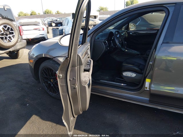 WP1AG2A59JLB63590 Porsche Macan Gts