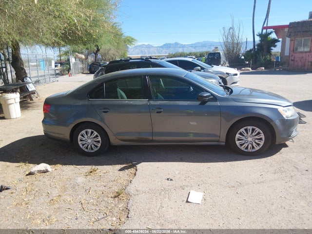 2014 Volkswagen Jetta 2.0l S მანქანა იყიდება აუქციონზე, vin: 3VW2K7AJXEM353124, აუქციონის ნომერი: 45439234