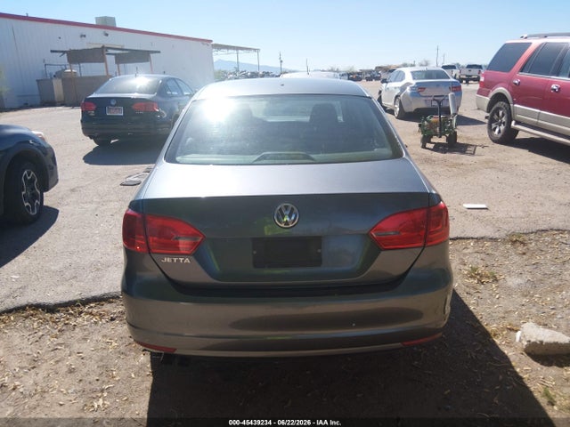 2014 Volkswagen Jetta 2.0l S მანქანა იყიდება აუქციონზე, vin: 3VW2K7AJXEM353124, აუქციონის ნომერი: 45439234