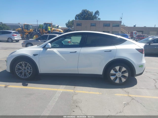 45439242 :رقم المزاد ، 5YJYGDEE3MF213672 vin ، 2021 Tesla Model Y Long Range Dual Motor All-wheel Drive مزاد بيع