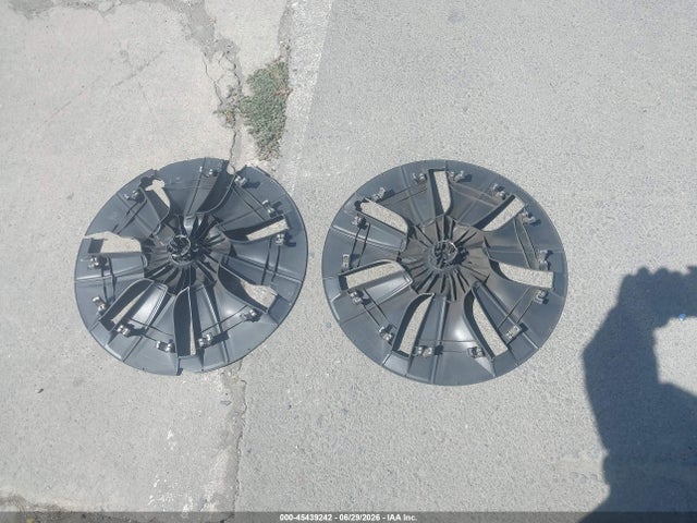 2021 Tesla Model Y Long Range Dual Motor All-wheel Drive მანქანა იყიდება აუქციონზე, vin: 5YJYGDEE3MF213672, აუქციონის ნომერი: 45439242