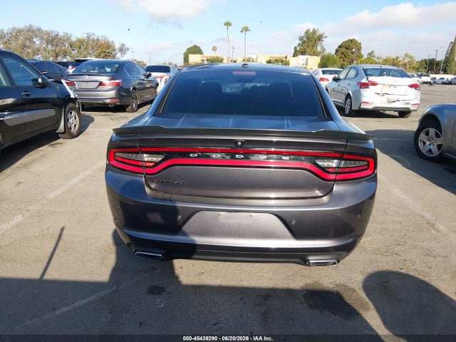 2C3CDXBG5JH197012 Dodge Charger Sxt Rwd