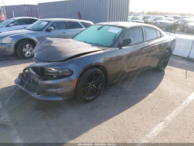 2C3CDXBG5JH197012 Dodge Charger Sxt Rwd